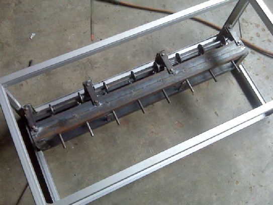 Kerangka Prototipe Mesin Pencuci Piring Semi-Otomatis
